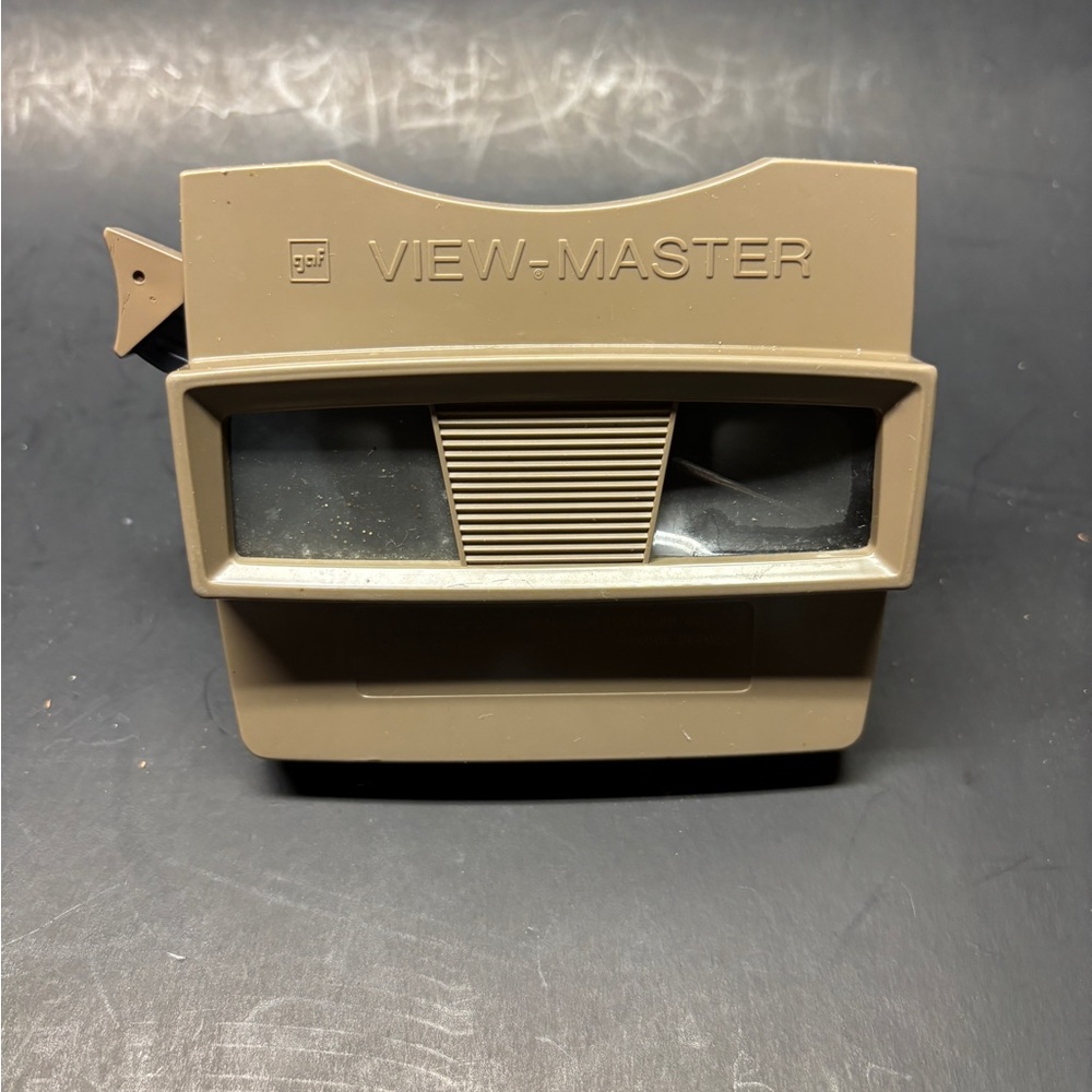 Vintage Tan View-Master with Disks, Read along books and case